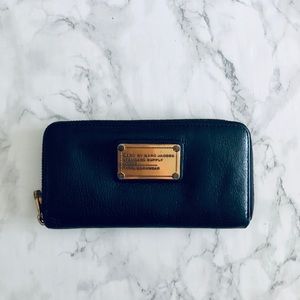 Marc By Marc Jacobs Zip Wallet